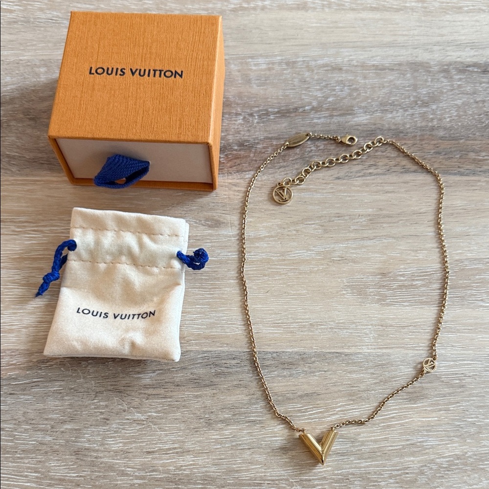Louis Vuitton Gold V Necklace